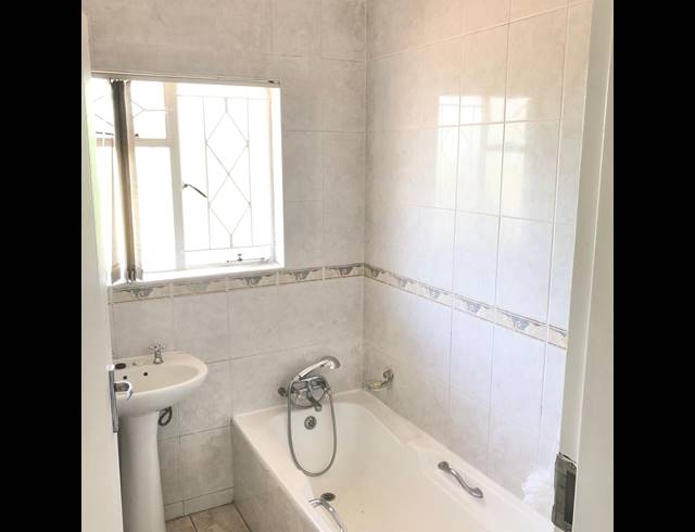 2 BEDROOM SECTIONAL TITLE FOR SALE IN BERTON PARK